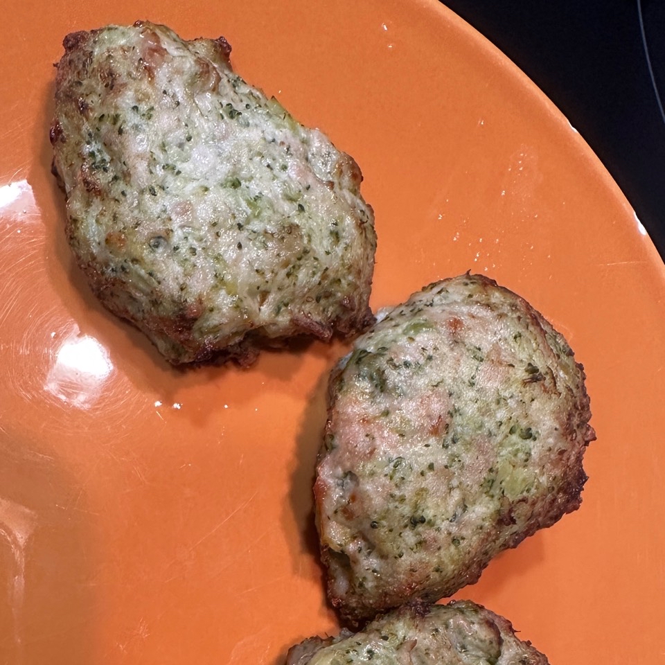Hamburguesa de pollo y br贸coli Hamburguesa de pollo y br贸coli