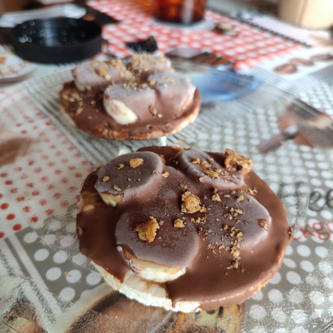 Tortitas virales de snikers y plátano. Tortitas virales de snikers y plátano.