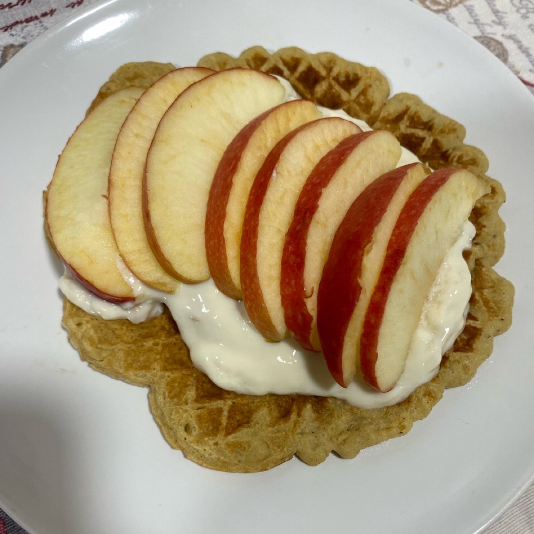 Gofres con yogur y manzana 🧇 Gofres con yogur y manzana 🧇