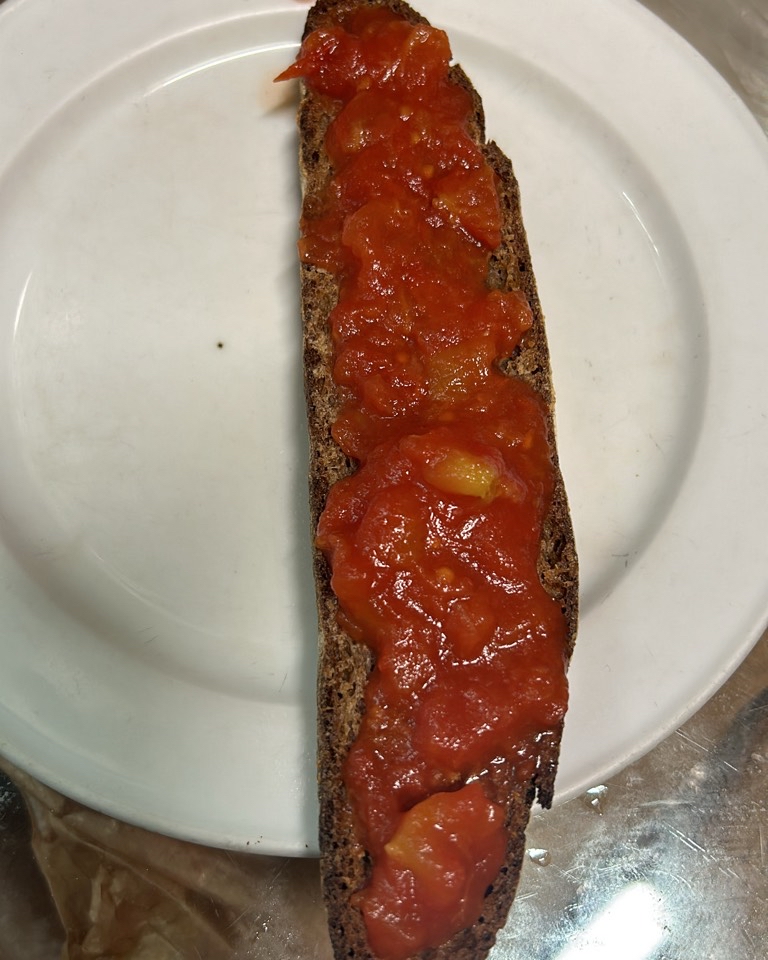 Tostada centeno integral con tomate Tostada centeno integral con tomate