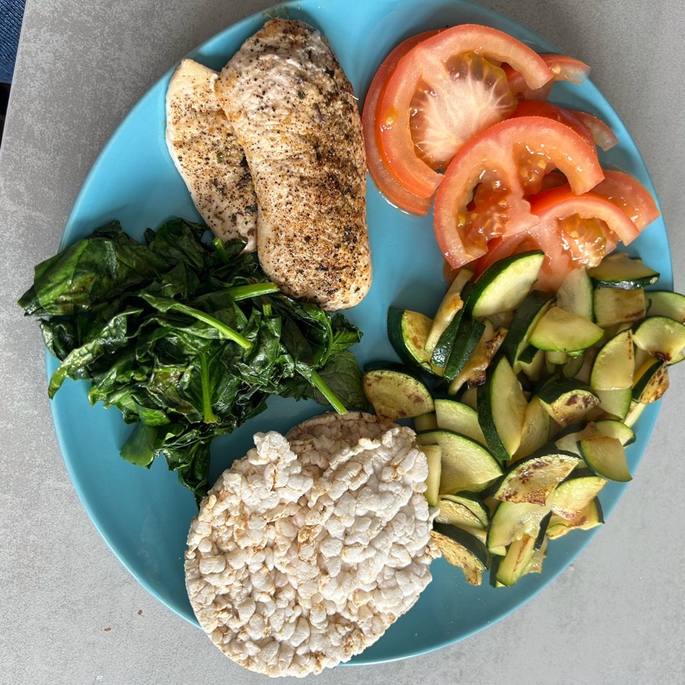 Pollo con espinacas y verduras Pollo con espinacas y verduras
