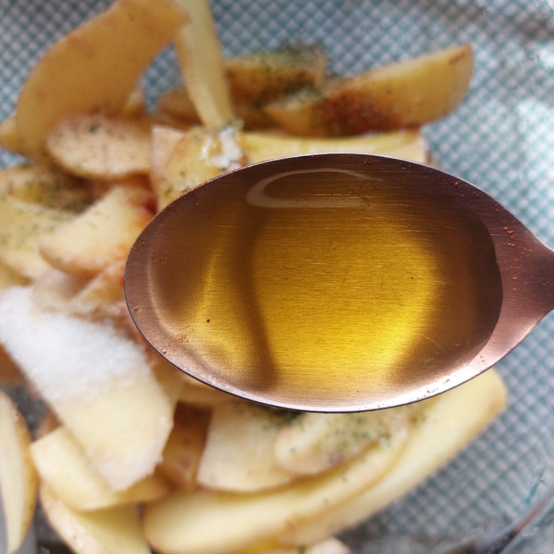 Patatas al horno con toque picante Paso 1 Patatas al horno con toque picante Paso 1