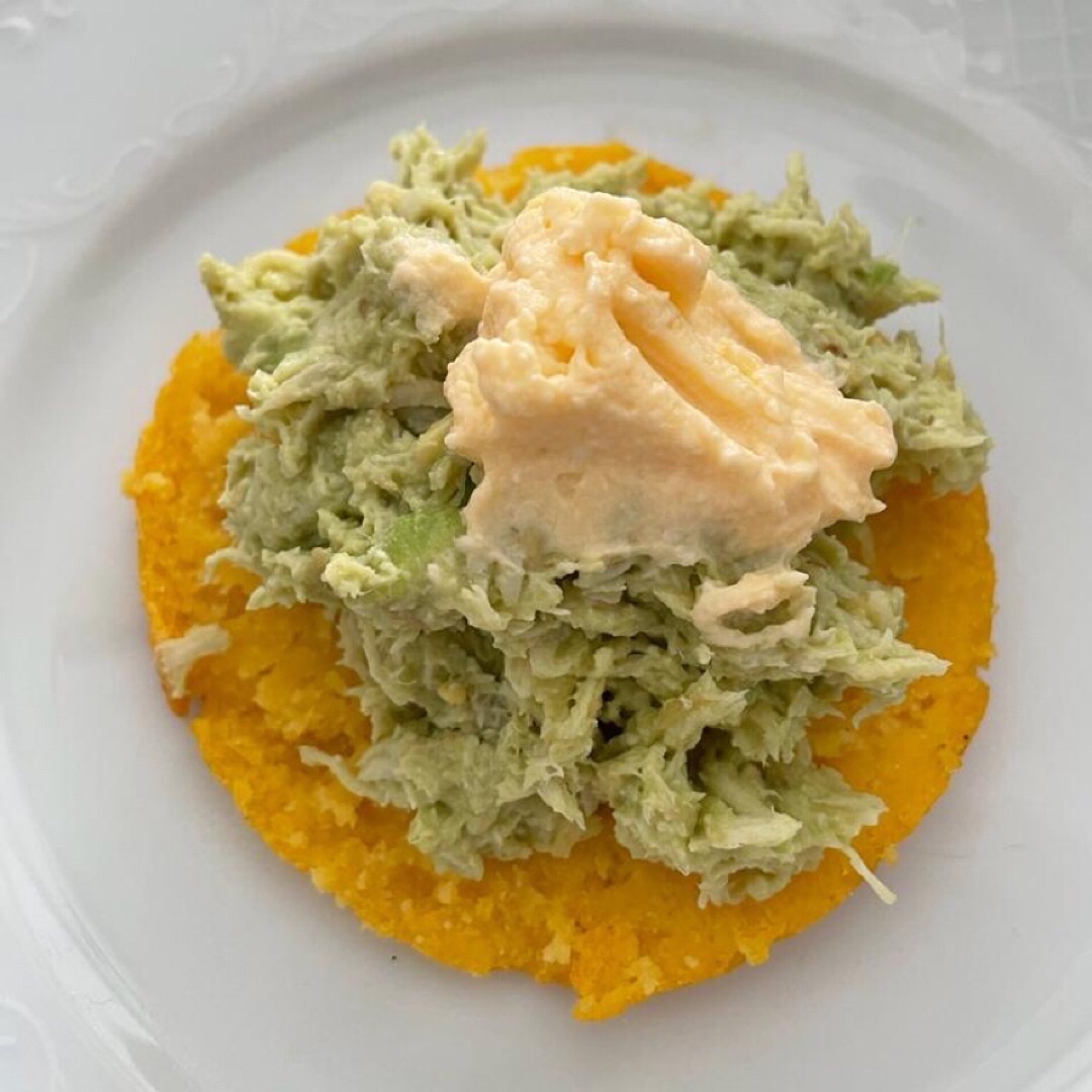 Arepa reina pepiada. Arepa reina pepiada.