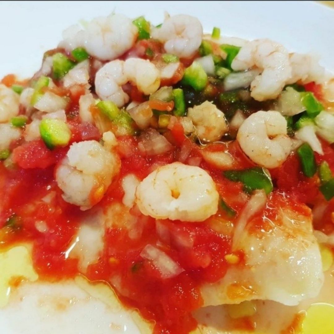 Merluza fría con gambas