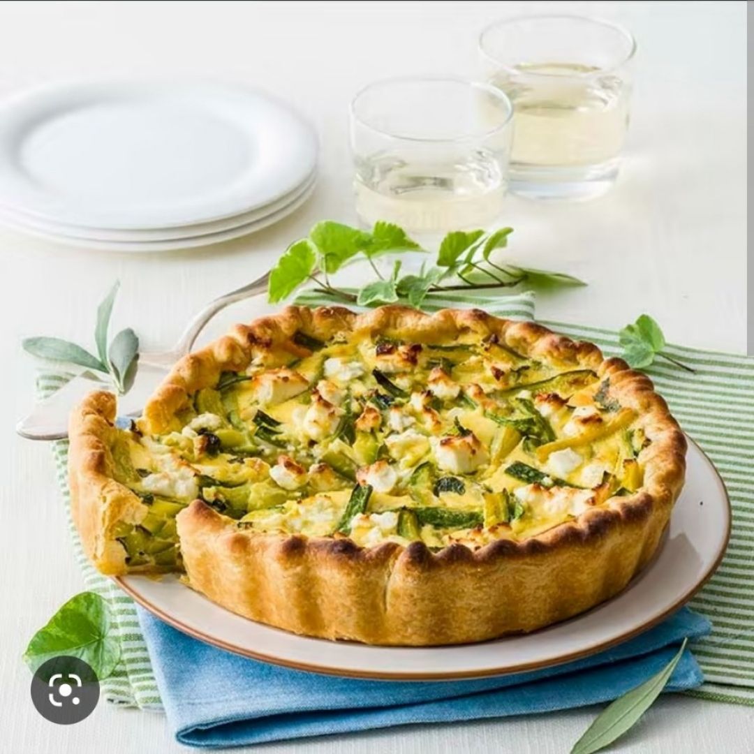 Quiche de cebolla, calabacín, pimiento y pollo Quiche de cebolla, calabacín, pimiento y pollo