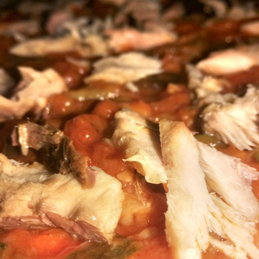 Pizza de chanfaina con caballa Pizza de chanfaina con caballa