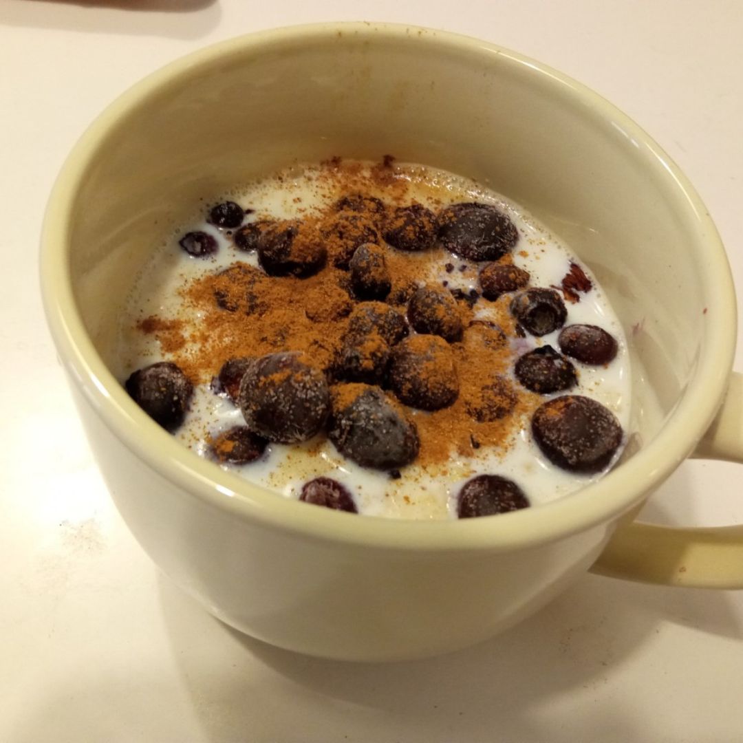 Porridge con arándanos y canela Porridge con arándanos y canela