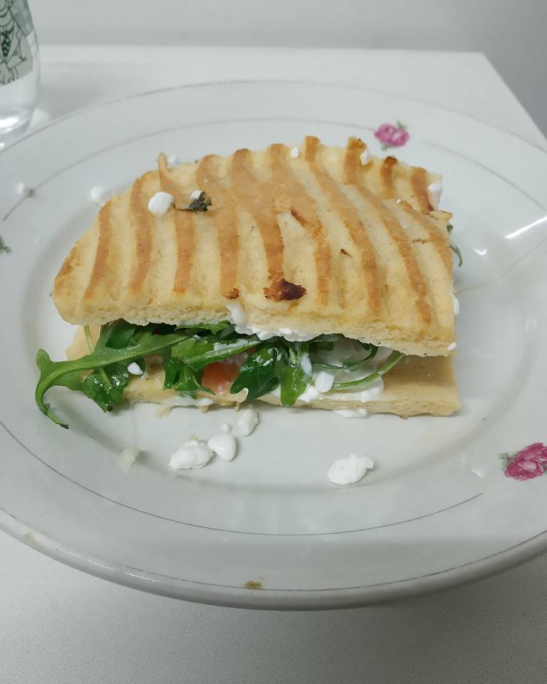 Sandwich con pan de molde casero Sandwich con pan de molde casero