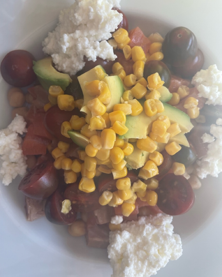Ensalada de garbanzos con salmón Ensalada de garbanzos con salmón