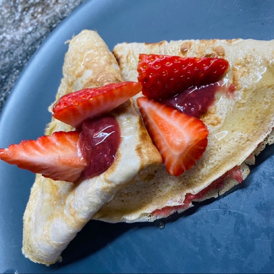 Crepe de avena con mermelada casera Crepe de avena con mermelada casera