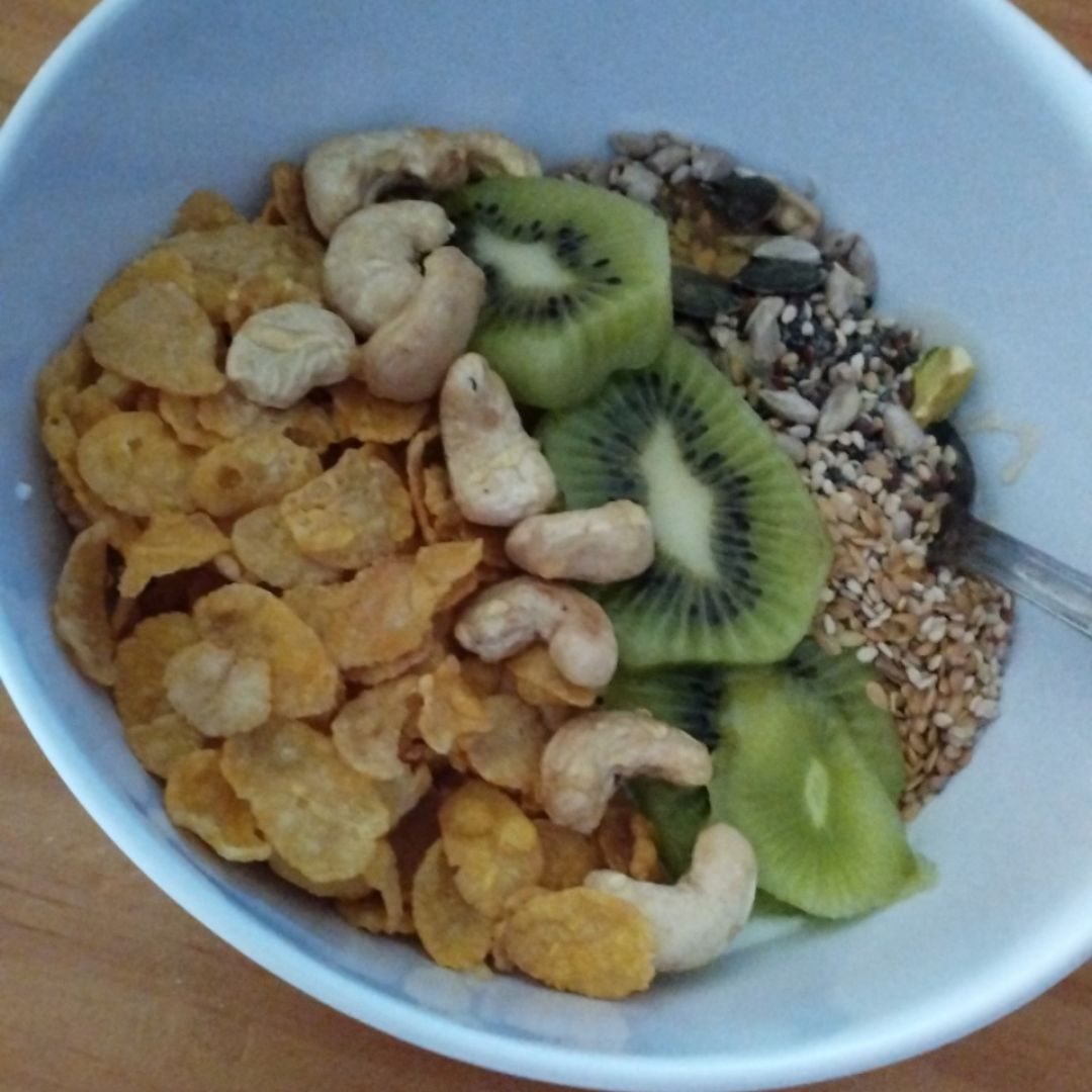 Bol de fruta y frutos secos