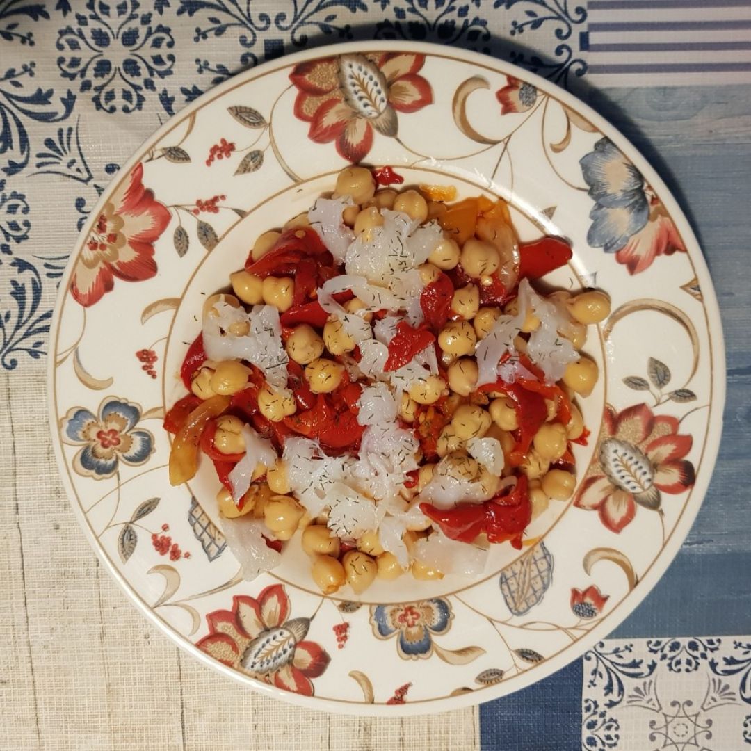 Garbanzos con pimentada y bacalao ahumado Garbanzos con pimentada y bacalao ahumado