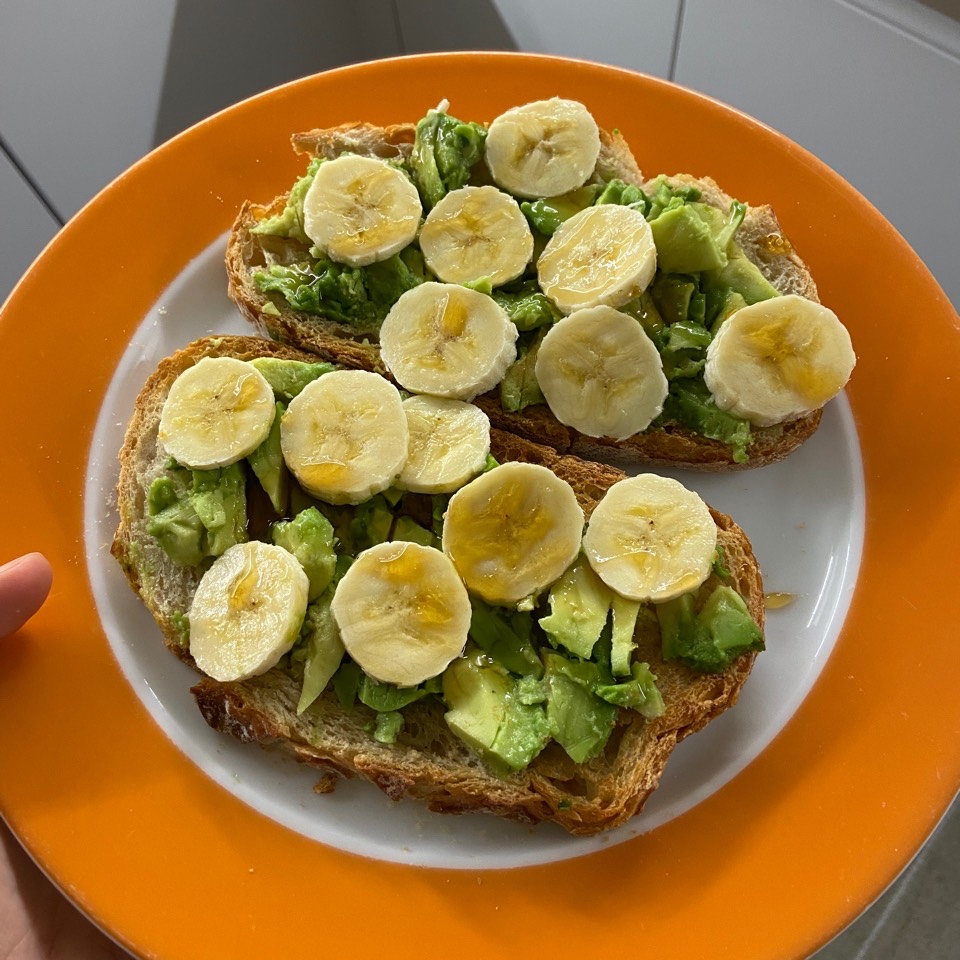 Alvocado & banana toast Alvocado & banana toast