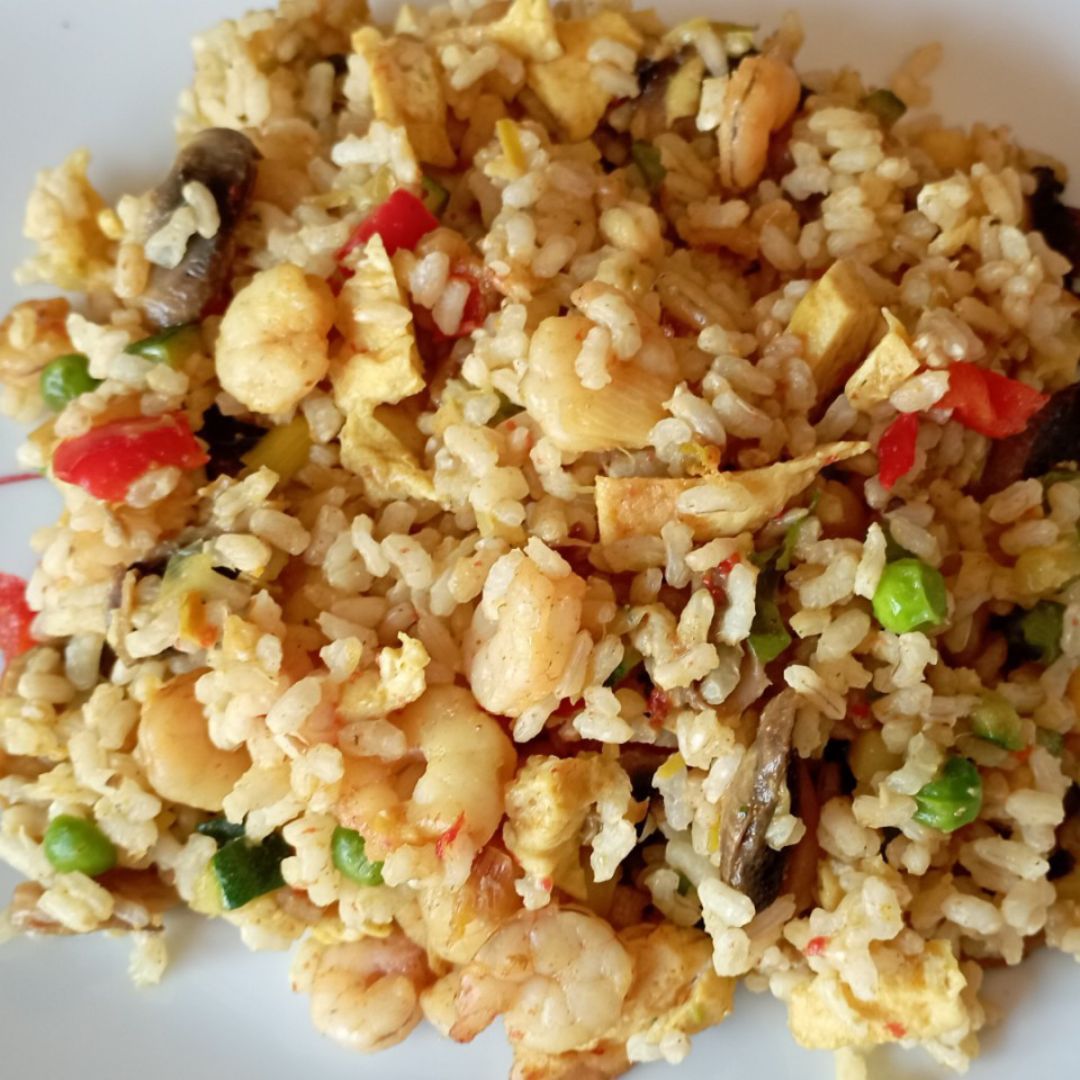 Arroz multi delicias con gambas y curry