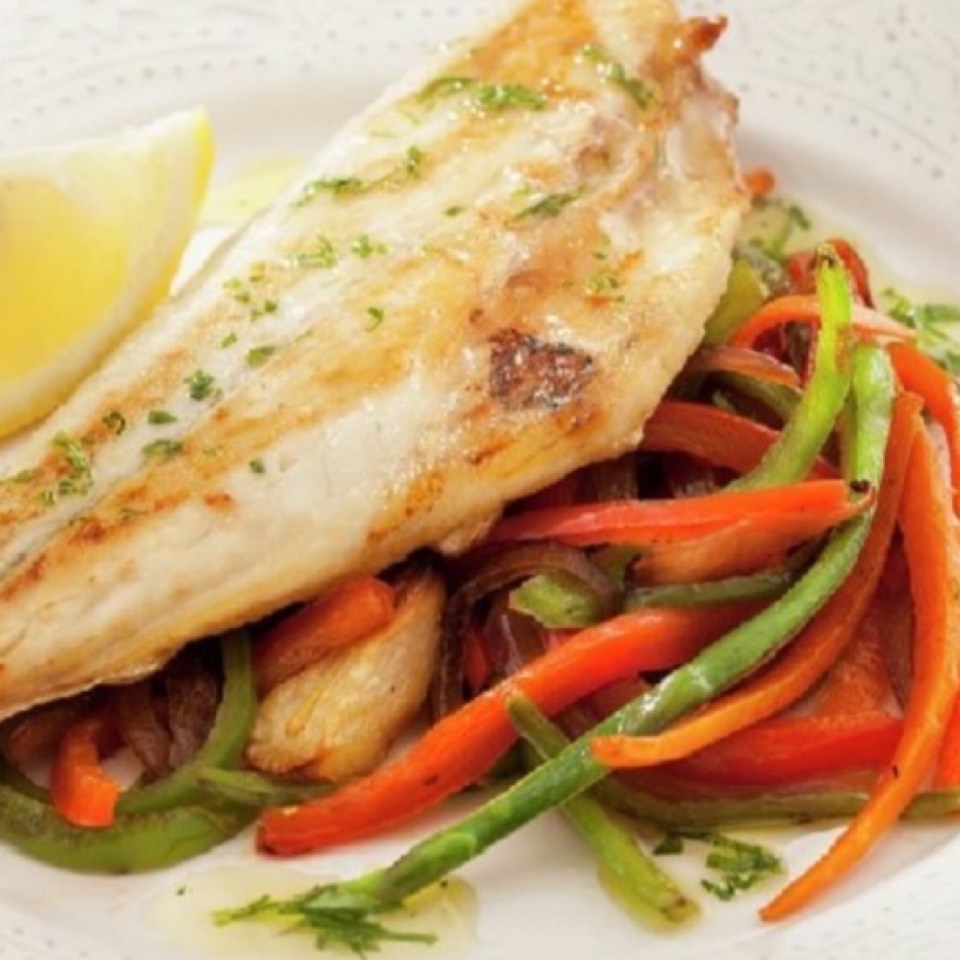 Dorada al horno con verduras Dorada al horno con verduras