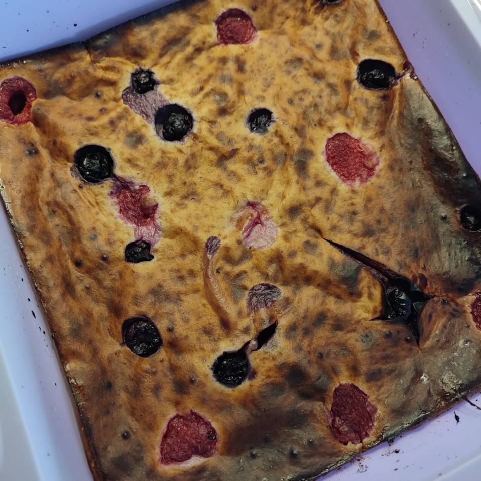 Bizcocho proteico de frutos del bosque