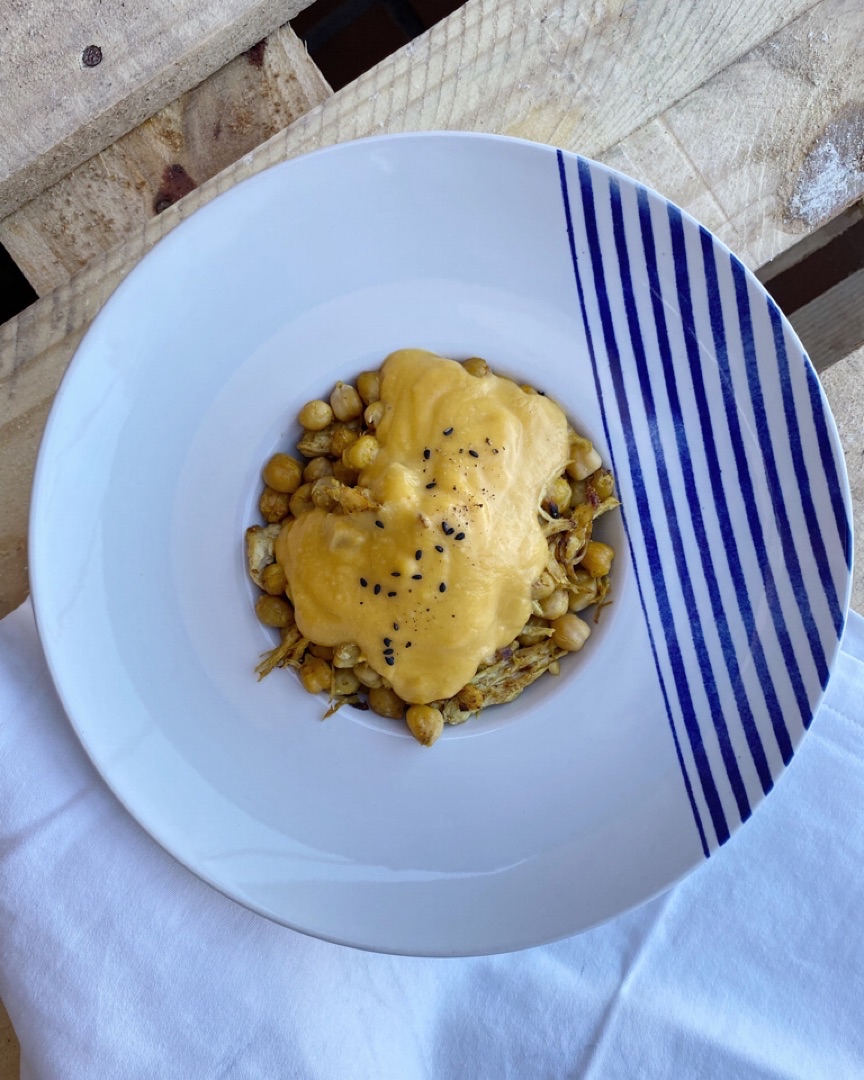 Garbanzos especiados con pollo y crema de calabaza 🎃 