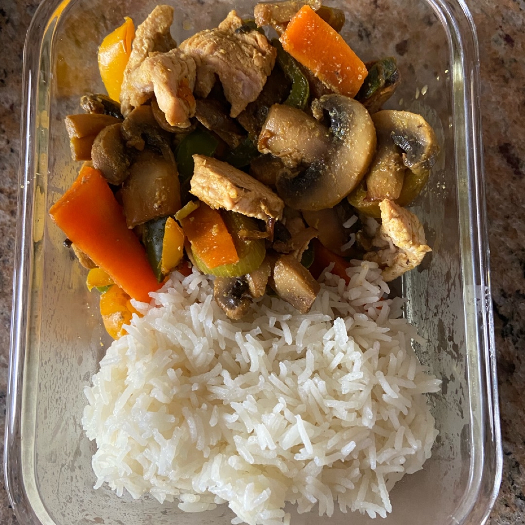 Pavo con verduras y papas en airfryer Paso 2 Pavo con verduras y papas en airfryer Paso 2