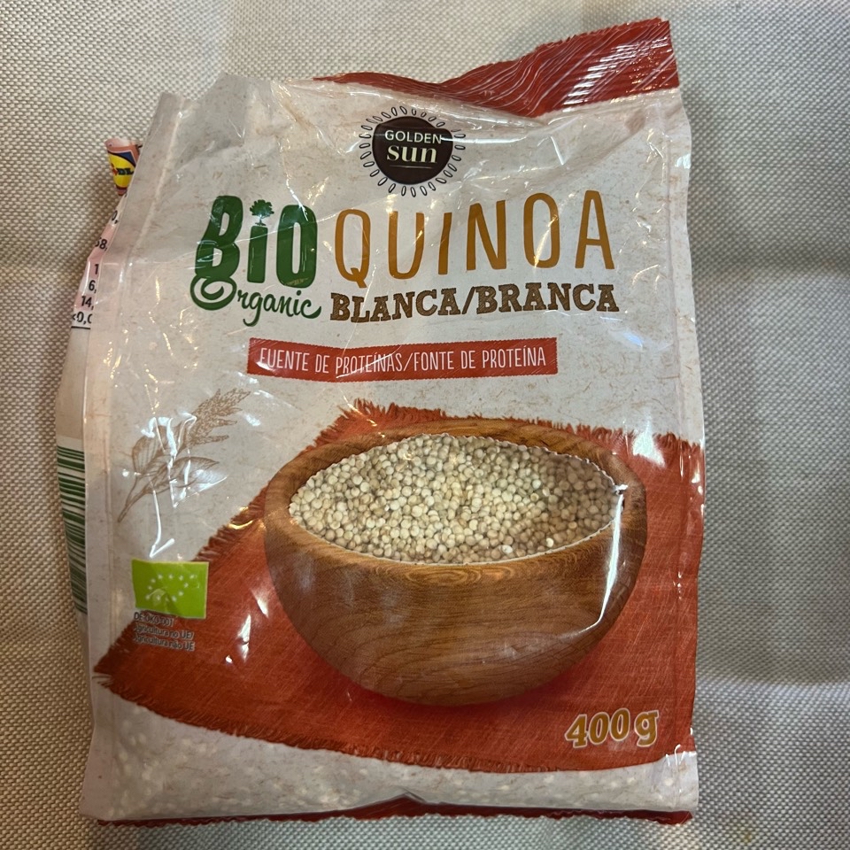 Mi gran descubrimiento !! Ensalada de quinoa favorita que es obligado que probéis !! Además de lo fácil que es con estos ingredientes: Boquerones en vinagre, manzana, queso fresco y nueces. 