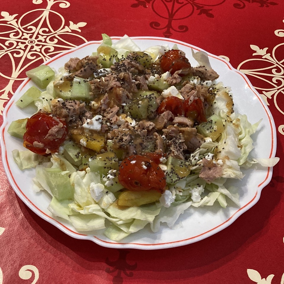Ensalada de verano con nectarina y queso feta Ensalada de verano con nectarina y queso feta