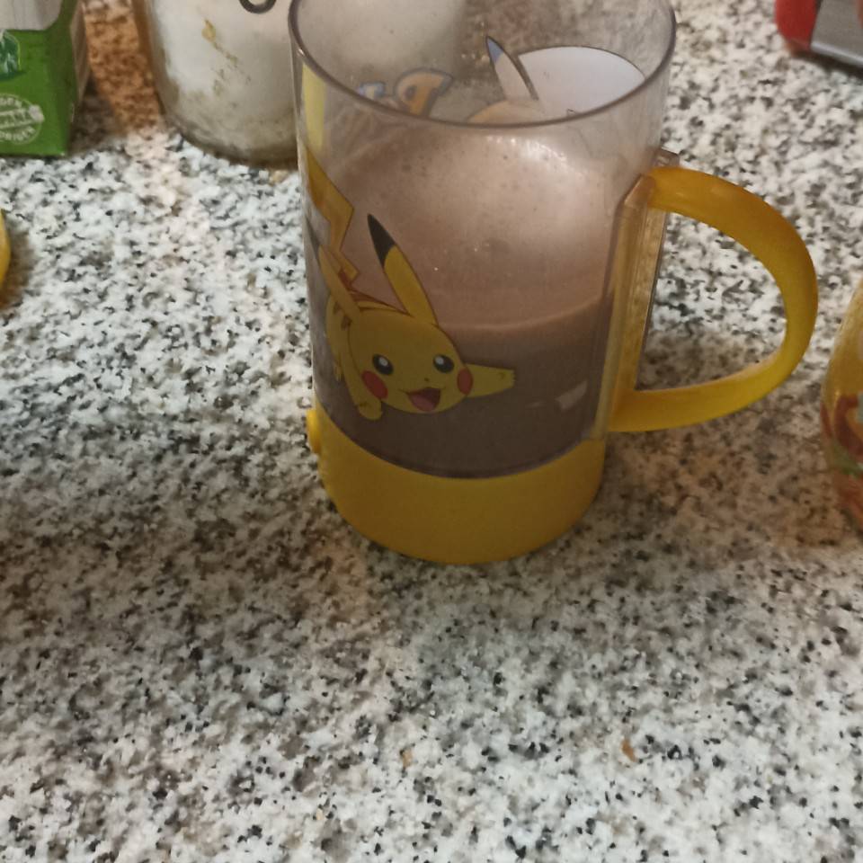 Un vaso de leche con colacao Un vaso de leche con colacao