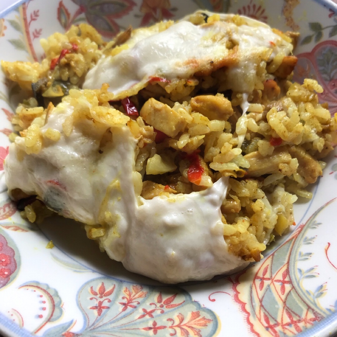Arroz con verduras y pollo gratinado Arroz con verduras y pollo gratinado