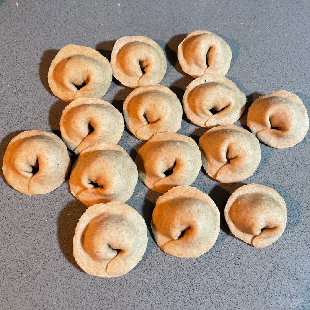 Pelmeni (~dumplings/ravioli/gyoza) Paso 3 Pelmeni (~dumplings/ravioli/gyoza) Paso 3