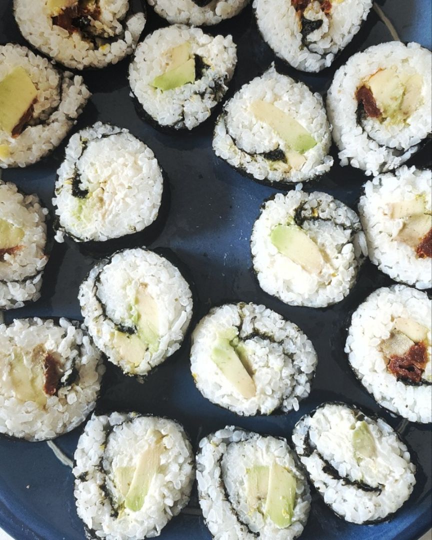 Sushi vegetariano de aguacate y limón 🥑🌞