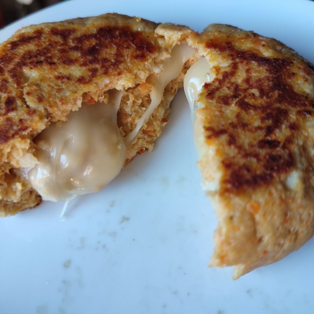 Hamburguesas caseras de pollo de corral y verduras rellenas de queso. Paso 3 Hamburguesas caseras de pollo de corral y verduras rellenas de queso. Paso 3