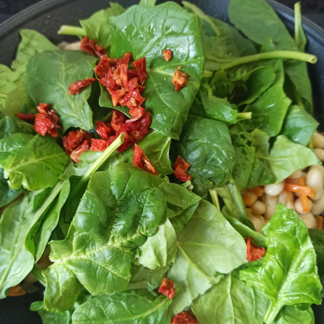 Salteado de alubias con verdura y crujiente de jamón 🥥 🥦🥬🥕🧅🍗 Paso 7