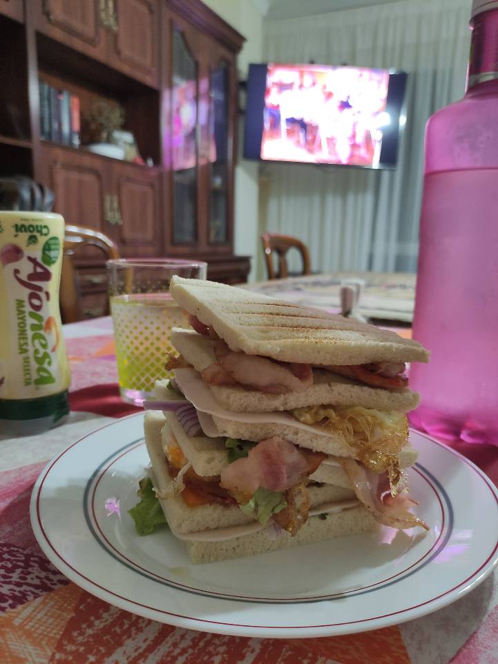Sándwich "Rascacielos" Sándwich "Rascacielos"