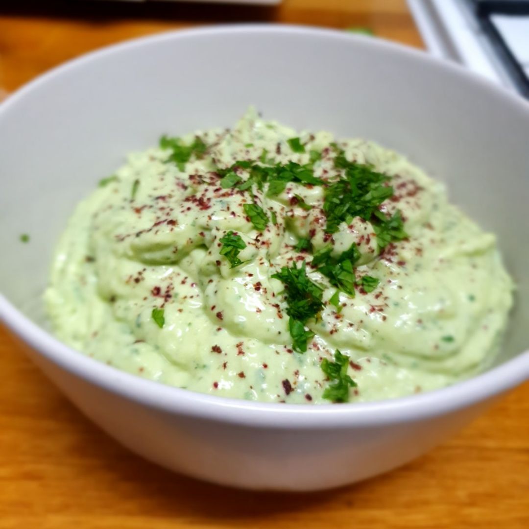 Tzatziki con aguacate
