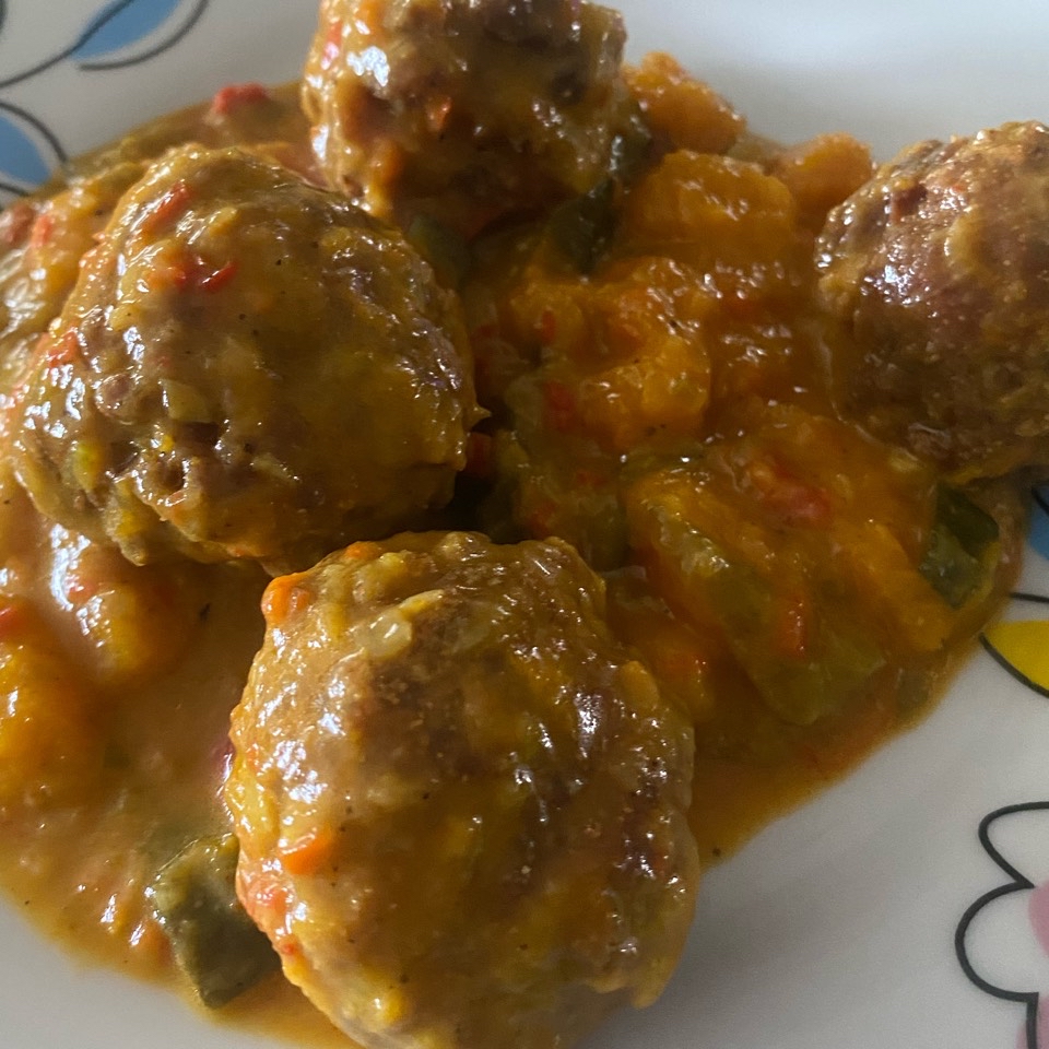 Albondigas con salsa de curry Albondigas con salsa de curry