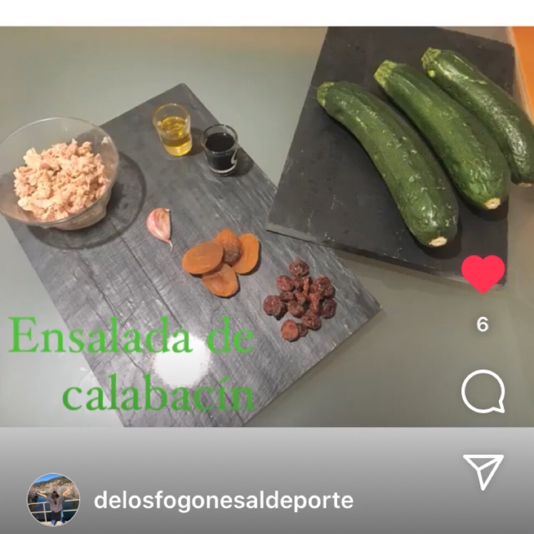 Rica ensalada de calabacín, con salsa de soja Rica ensalada de calabacín, con salsa de soja