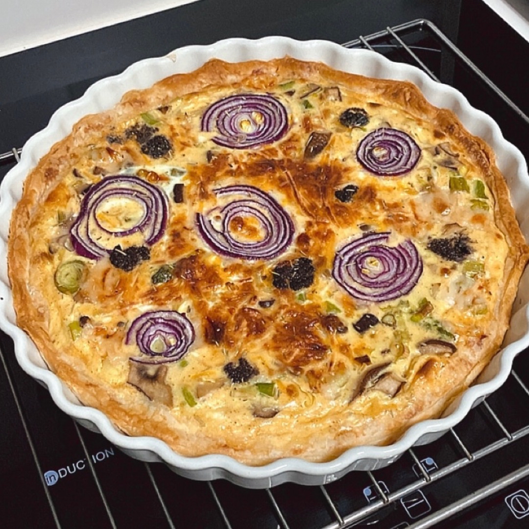 Quiche de espárragos, setas y cebolla morada Quiche de espárragos, setas y cebolla morada