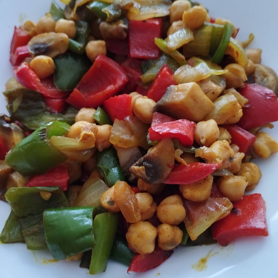 Garbanzos al curry con verduras 