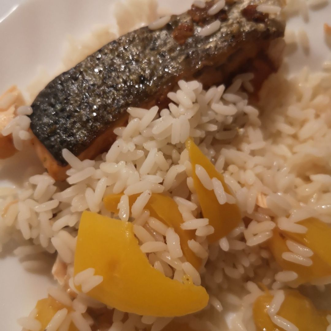 Salmón con pimiento Salmón con pimiento