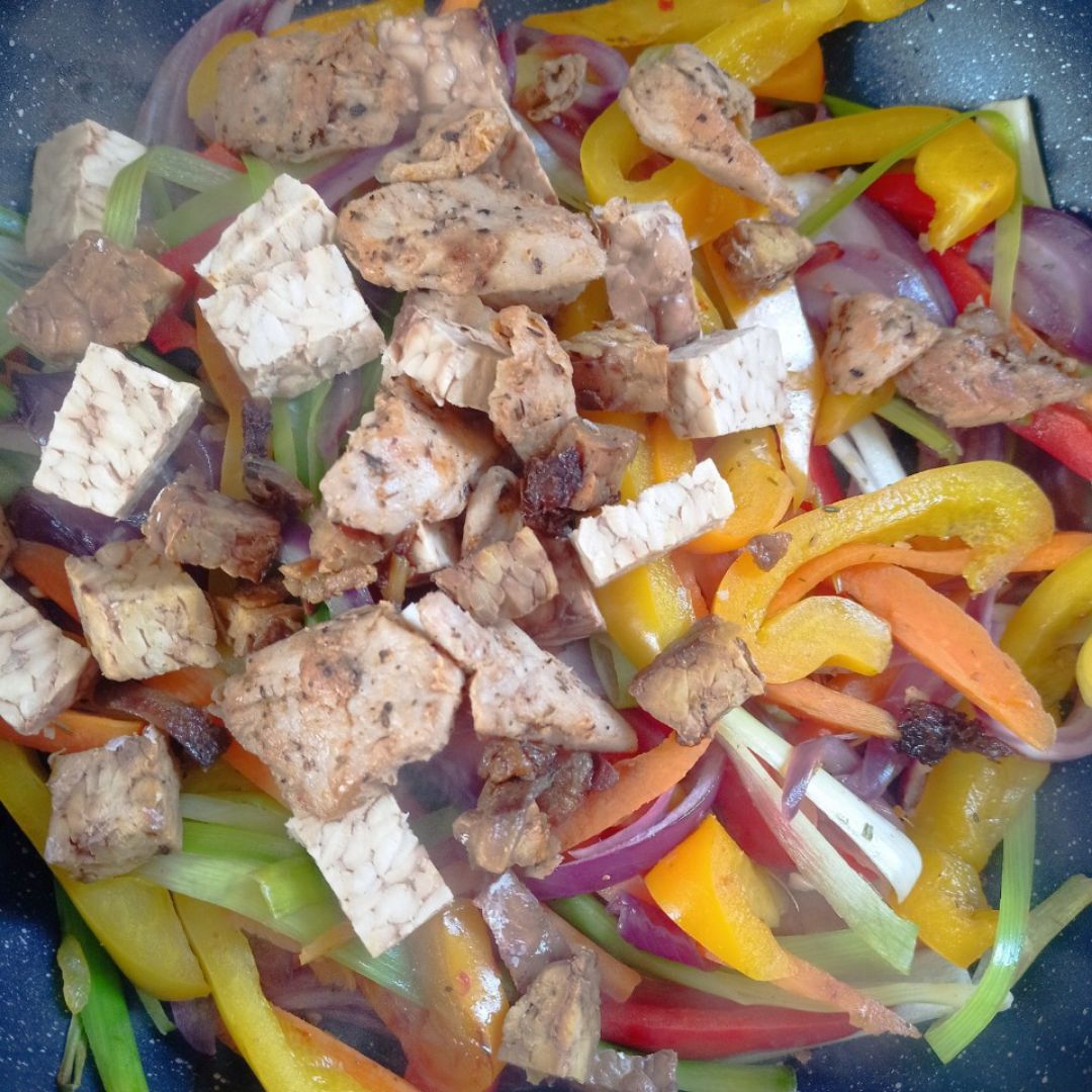 Obleas de arroz rellenas 🌯 de salteado de verduras, tempeh y heura Paso 1 Obleas de arroz rellenas 🌯 de salteado de verduras, tempeh y heura Paso 1
