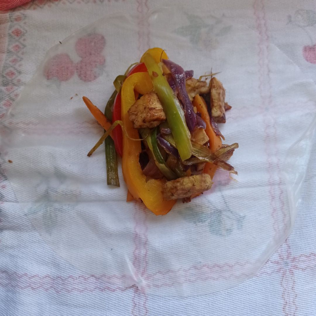 Obleas de arroz rellenas 🌯 de salteado de verduras, tempeh y heura Paso 3 Obleas de arroz rellenas 🌯 de salteado de verduras, tempeh y heura Paso 3