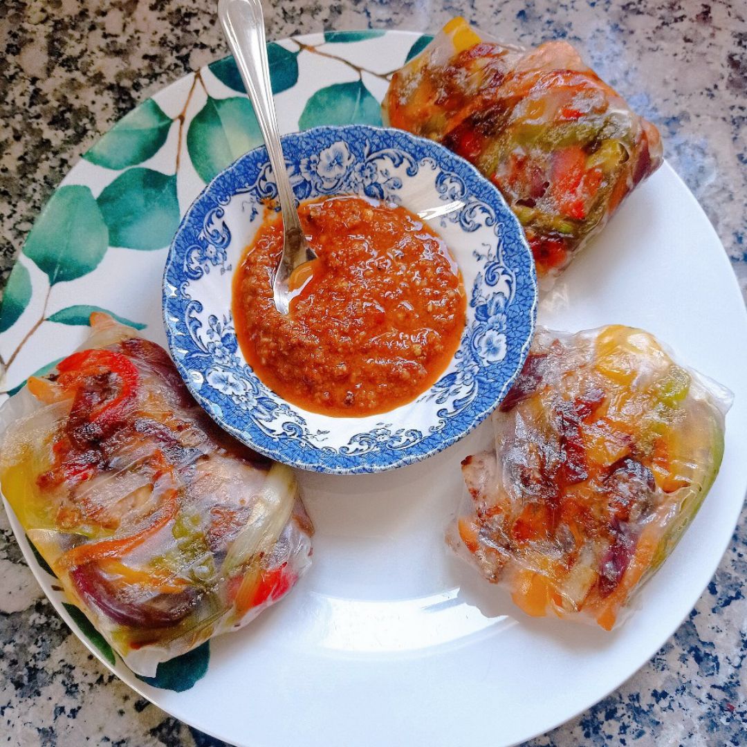 Obleas de arroz rellenas 🌯 de salteado de verduras, tempeh y heura Paso 5 Obleas de arroz rellenas 🌯 de salteado de verduras, tempeh y heura Paso 5
