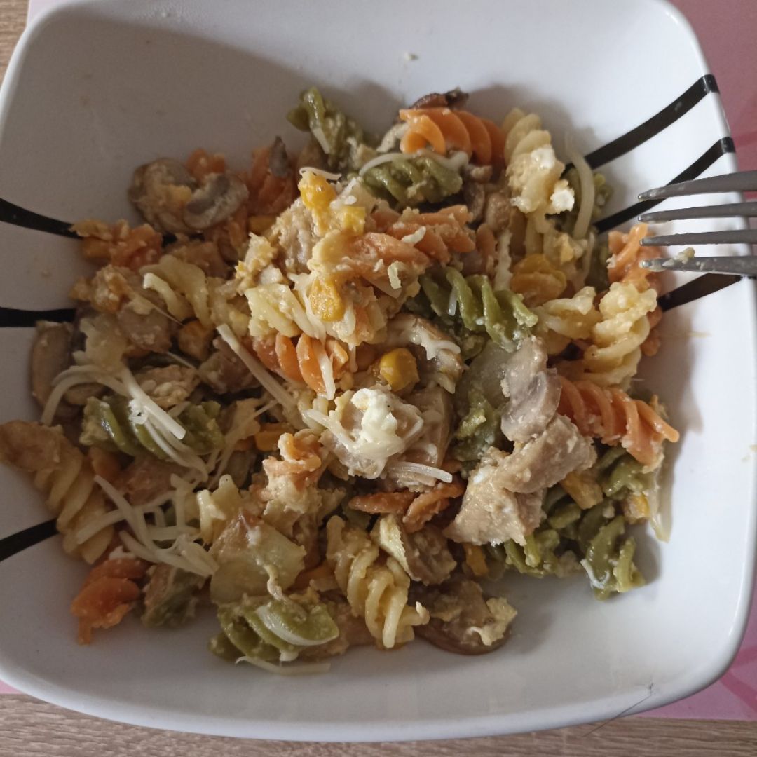 Pasta con heura y queso fresco batido 
