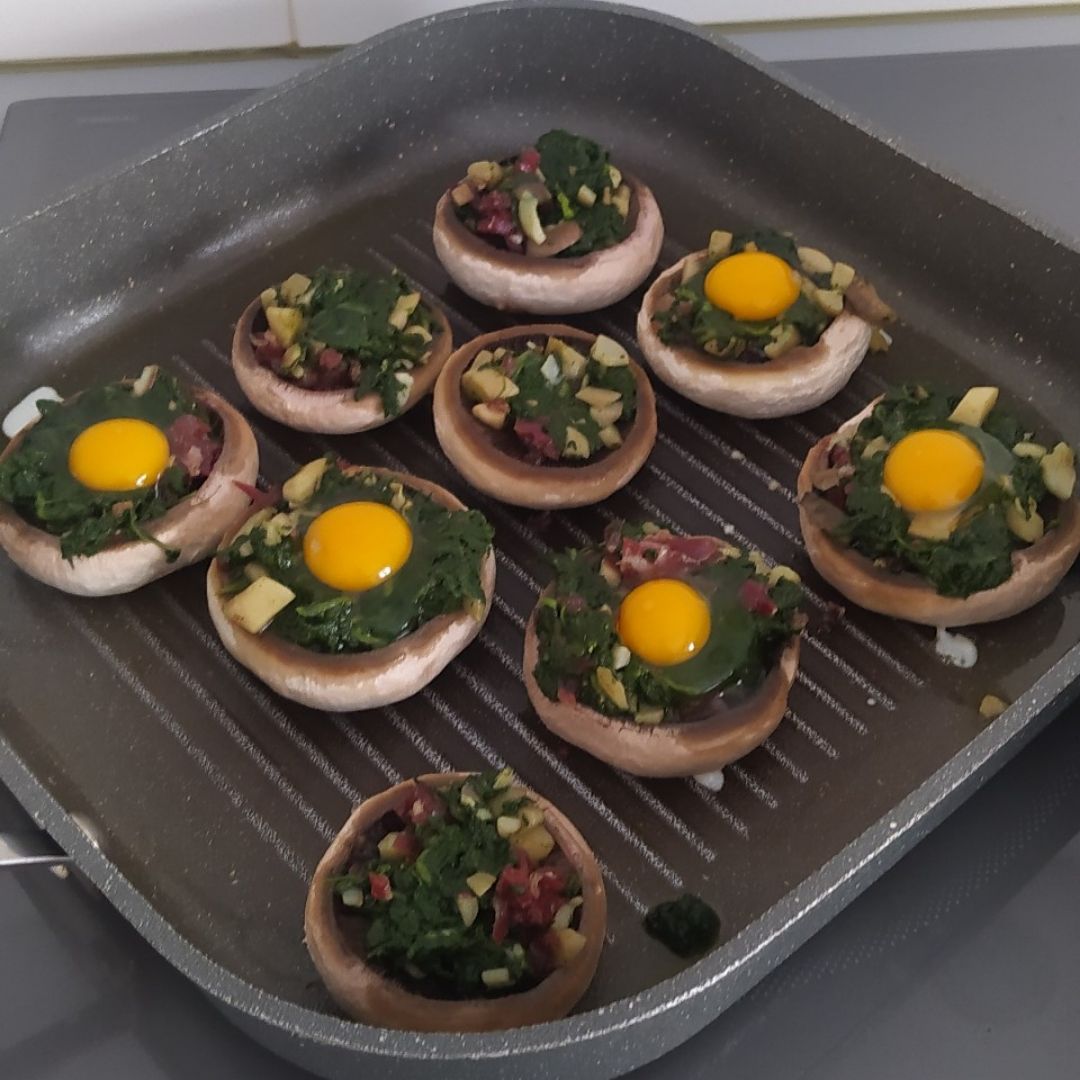 Champiñones 🍄 rellenos 🥬🍖 Paso 2 Champiñones 🍄 rellenos 🥬🍖 Paso 2