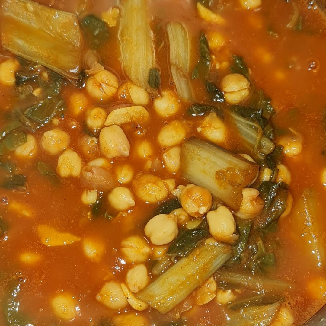 Garbanzos con acelga. Garbanzos con acelga.