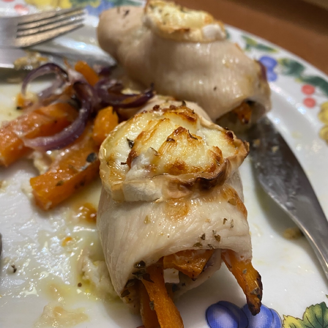 Pechugas de pollo rellenas de calabaza, cebolla y rulo de cabra Pechugas de pollo rellenas de calabaza, cebolla y rulo de cabra