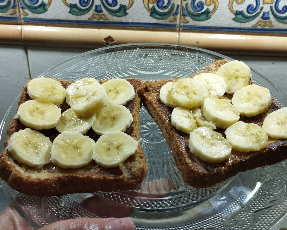 Tostadas francesas con miel y plátanos Tostadas francesas con miel y plátanos