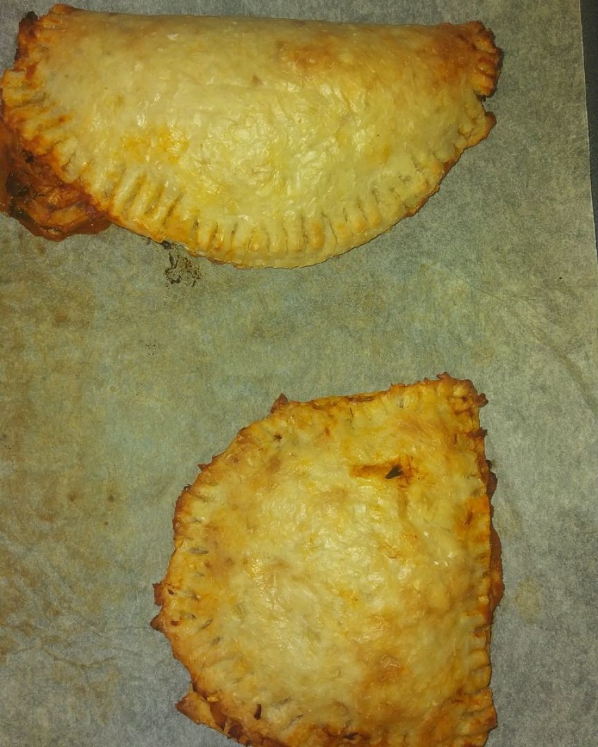 Empanadilla de yuca rellena de pisto, melva y huevo duro Paso 4 Empanadilla de yuca rellena de pisto, melva y huevo duro Paso 4