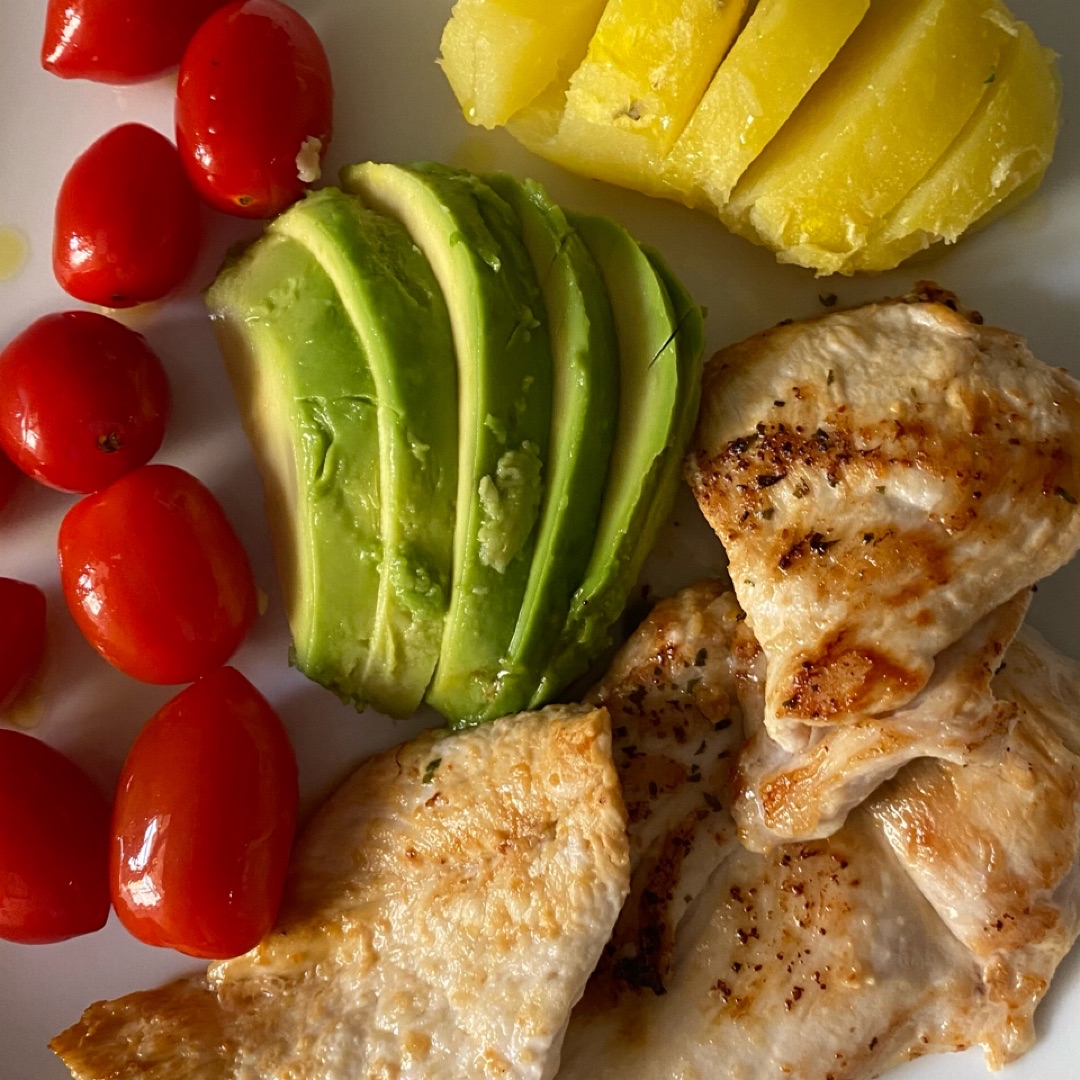 Patata con pollo y aguacate Patata con pollo y aguacate