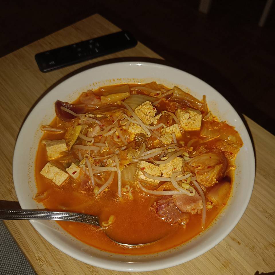Kimchi jigae Kimchi jigae