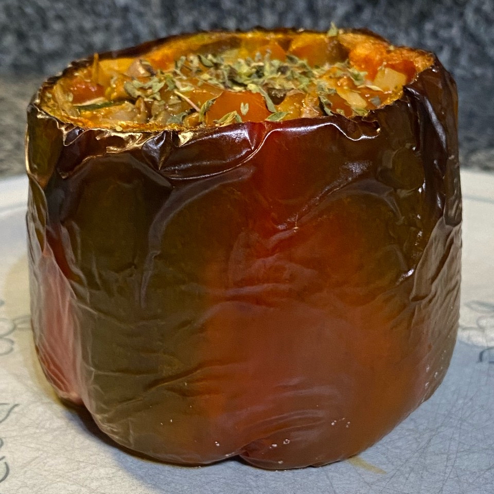 Pimientos rellenos de pollo y verduras 