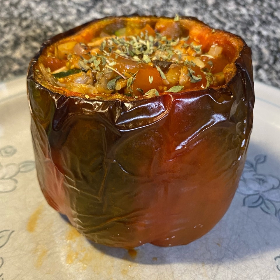 Pimientos rellenos de pollo y verduras 